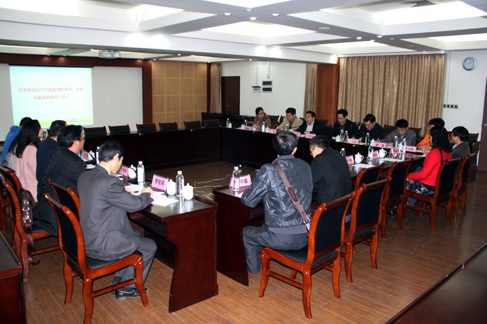 右江民族醫學院鄧硯副書記一行來廣西師范學院考察交流思想政治理論課建設工作