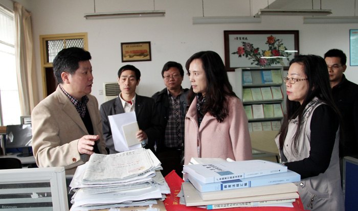 右江民族醫學院鄧硯副書記一行來廣西師范學院考察交流思想政治理論課建設工作