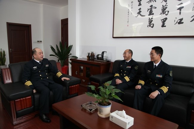 海醫系領導赴海軍上海水警區參觀交流