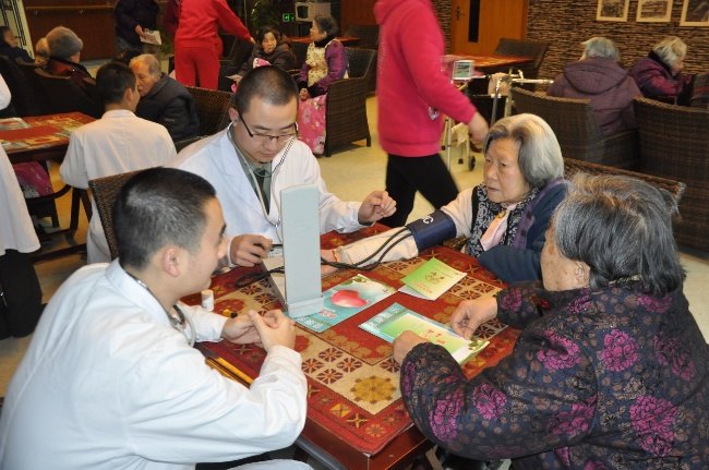 養老院的暖意 軍民間的溫情