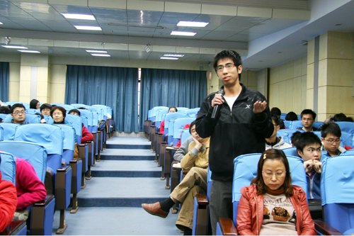 【東江大講堂之四十八】中山大學王成新教授的納米世界
