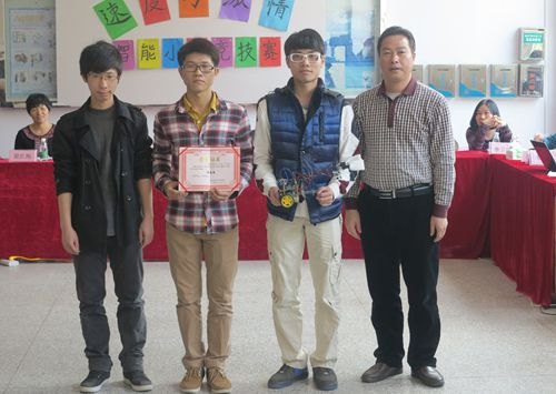 給夢想加速 電子系舉辦第三屆“速度與激情”智能小車競速賽