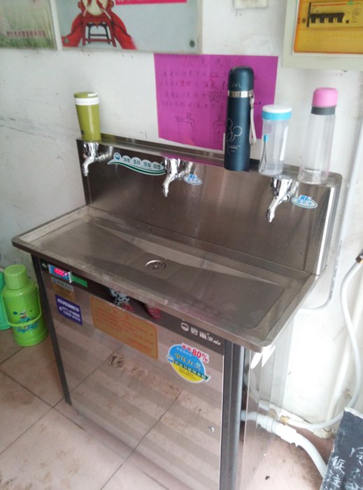 【踐行黨的群眾路線】廣西師范學院學生公寓實行24小時供應開水