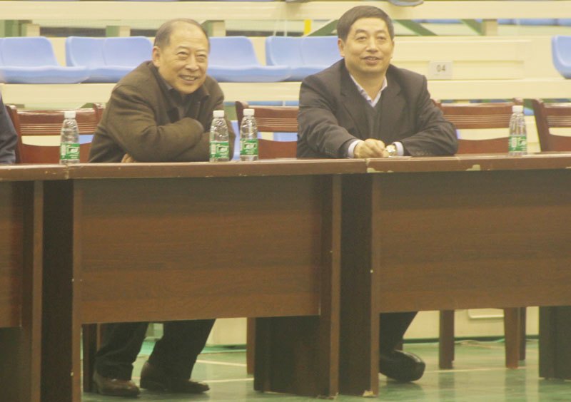 皖西學院體育學院代表隊與南京軍區代表隊舉行籃球友誼賽