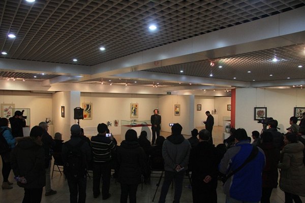 景德鎮(zhèn)陶瓷學(xué)院周思中教授陶瓷藝術(shù)展在北京舉行