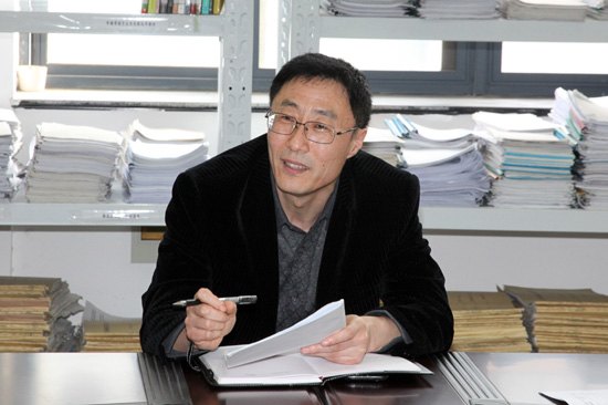 凝心聚力謀發(fā)展 主動(dòng)進(jìn)位譜新篇——商學(xué)院召開(kāi)“二次創(chuàng)業(yè)內(nèi)涵發(fā)展”研討會(huì)