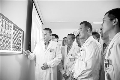 《科技日報》:潮起潮涌風滿帆——第二軍醫大學長海醫院改革助力全面建設紀實(上)