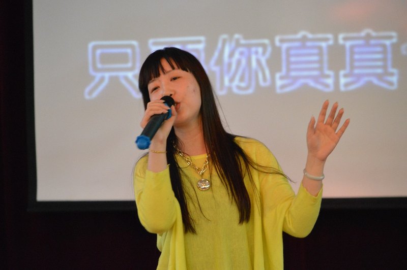 管理學(xué)院舉辦首屆教職工卡拉OK比賽