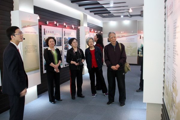 河南省第十屆政協副主席郭國三一行蒞臨鄭州職業技術學院指導工作