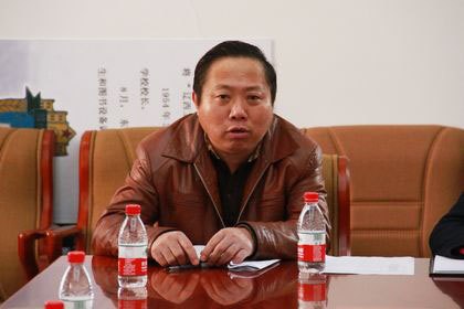 黨委書記秦秋田、副校長方鴻志召開離退休職工代表座談會聽取意見