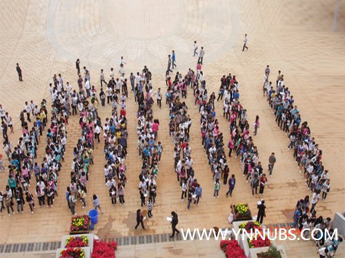 新校區 新學年 新氣象--云南師范大學商學院新生開學上課情況簡報