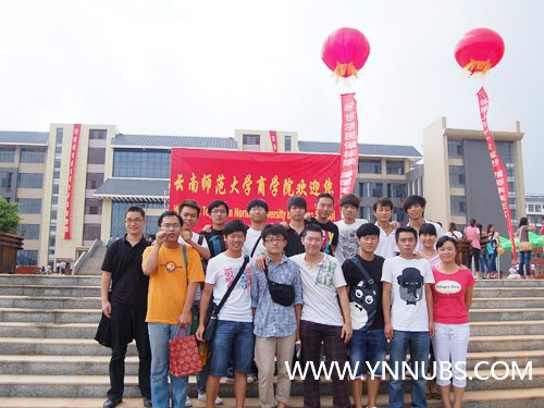 工商管理學院2011級新生順利入住楊林