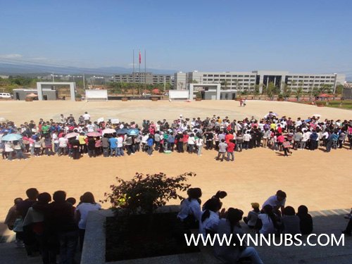 工管學院組織2011級學生拔河比賽