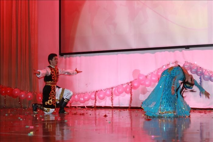 民族教育學院二分院舉辦“左手繁花,右手年華”聯合匯…