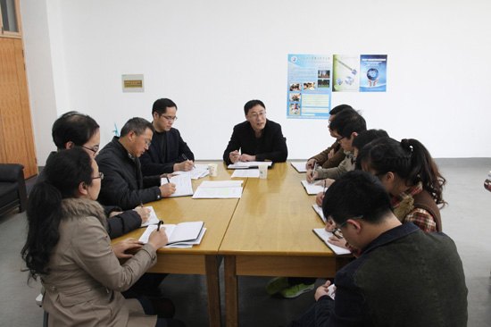 乘著“二次創(chuàng)業(yè)”東風(fēng)提高教學(xué)保障水平——現(xiàn)代教育技術(shù)中心召開“二次創(chuàng)業(yè)內(nèi)涵發(fā)展”研討會