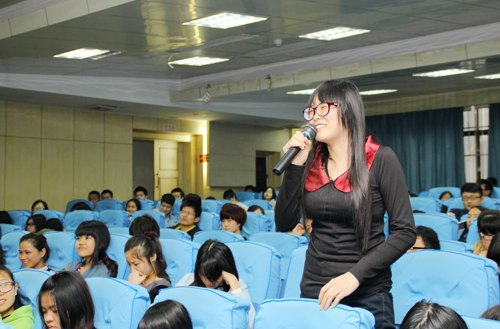 【東江大講堂五十】蘇州大學何吉歡教授帶您領略數學與服裝交融之美