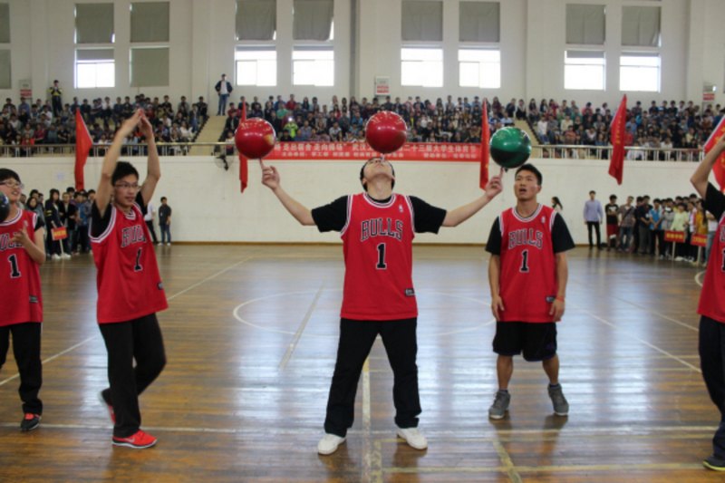 武漢工程大學第二十三屆大學生體育節隆重開幕