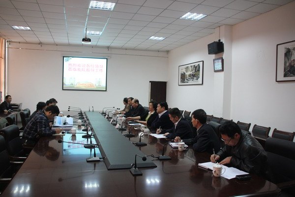 鄭州市教育局副局長葛飛蒞臨鄭州職業(yè)技術學院調研指導工作