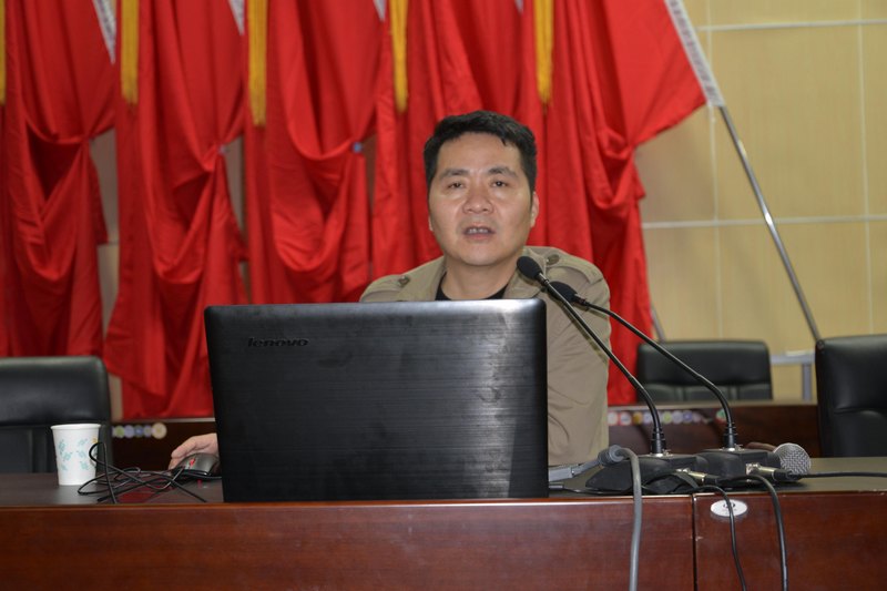 許繼集團李瑞生教授來許昌學院開展學術交流