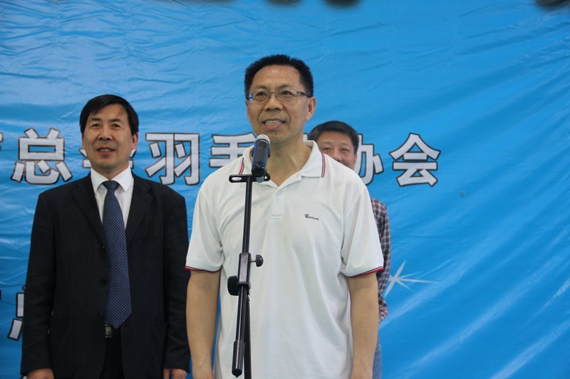 許昌學(xué)院成功舉辦“聯(lián)通杯”第四屆河南省高校校長(zhǎng)羽毛球比賽