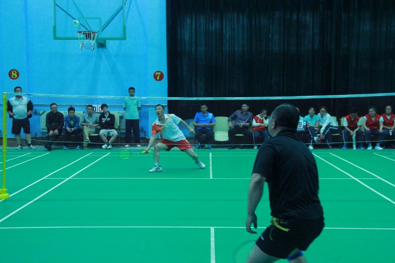 許昌學(xué)院成功舉辦“聯(lián)通杯”第四屆河南省高校校長(zhǎng)羽毛球比賽