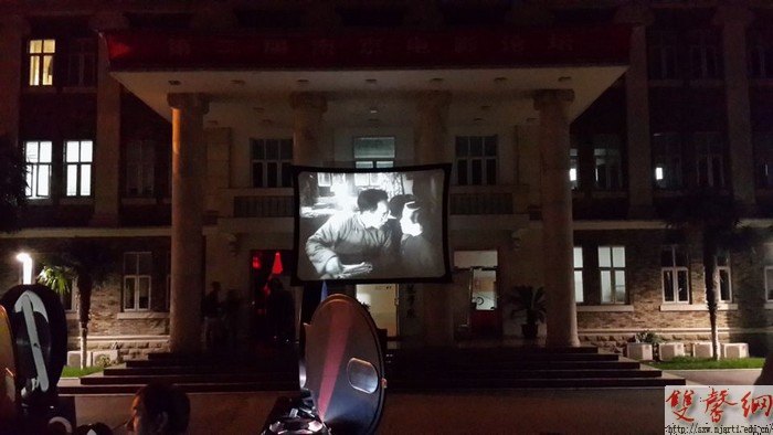 ڶϾӰՓ֮zƬӰ¶ӳ(dng)ɹek