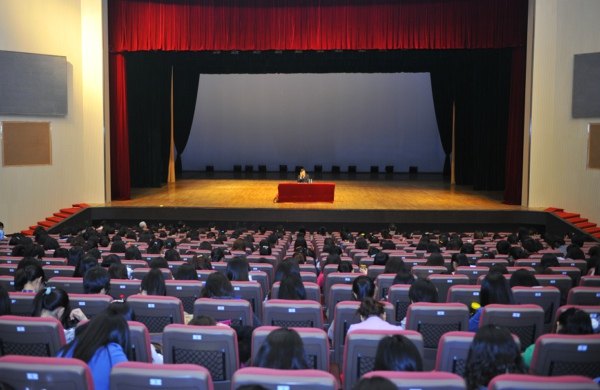 南圖館長徐小躍做客金陵學院暢談“國學與人生”