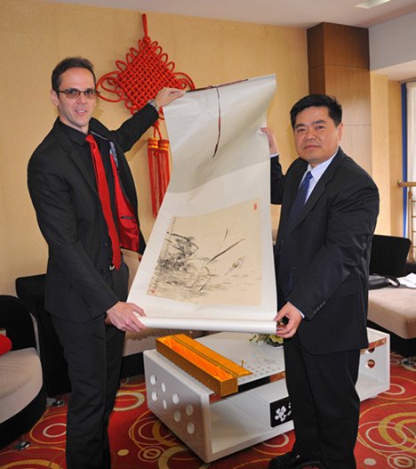 委內(nèi)瑞拉使領(lǐng)館總領(lǐng)事等一行訪問金陵學(xué)院