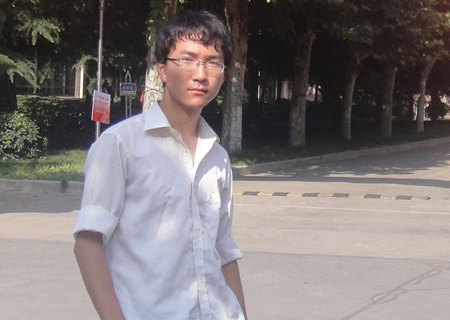 【青春在閃光】2013東華大學(xué)學(xué)生年度人物風(fēng)采巡禮