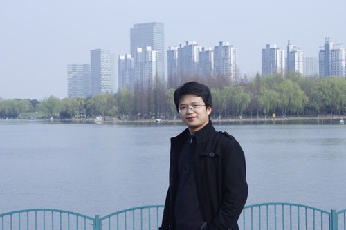 【青春在閃光】2013東華大學(xué)學(xué)生年度人物風(fēng)采巡禮