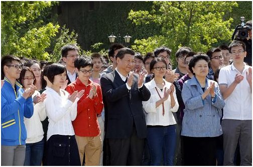 習近平在北京大學考察時強調,青年要自覺踐行社會主義核心價值觀,與祖國和人民同行,努力創造精彩人生