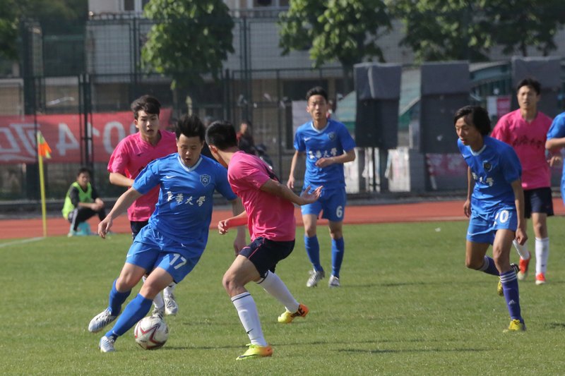 東華賽場上演“德比”大戰 東華大學足球隊1:0勝出