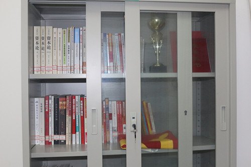 石油工程學院組織學生黨員理論知識考試