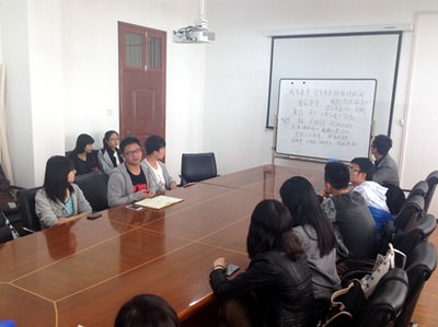 信息學院基層黨支部召開成才表率大討論