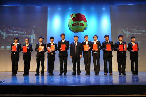 吉林農業科技學院舉行紀念五四運動95周年頒獎典禮吉林農業科技學院舉行紀念五四運動95周年頒獎典禮