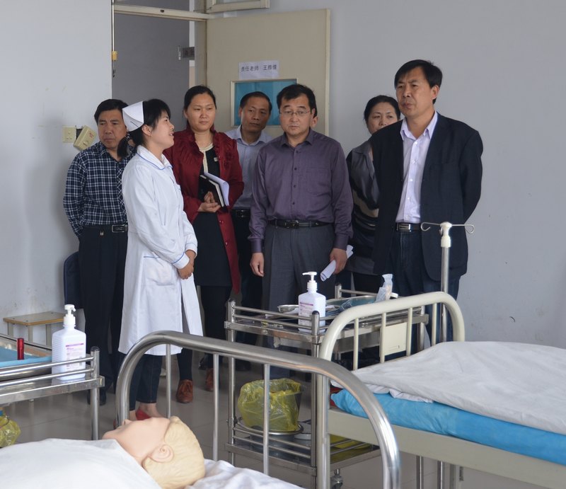 陳建國院長一行到醫學院調研