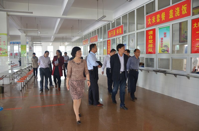 陳建國院長一行到醫學院調研