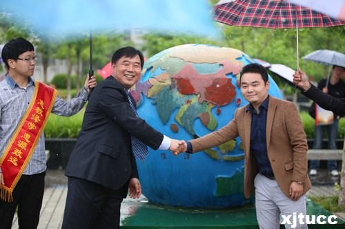 西安交通大學(xué)城市學(xué)院隆重舉行建院十周年慶祝大會