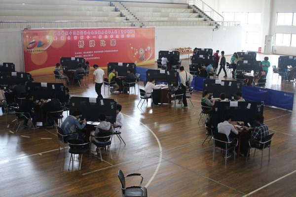 武漢工程大學橋牌隊在第十四屆全省運動會上勇奪五枚金牌