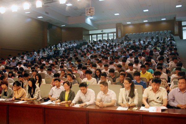 鄭州職業技術學院隆重召開共青團鄭州職業技術學院第三次代表大會