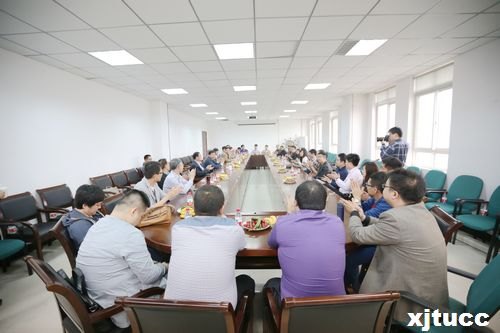 西安交通大學(xué)城市學(xué)院十年華誕之返校校友座談會(huì)圓滿結(jié)束