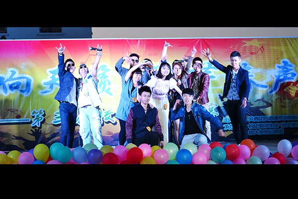 “唱響天籟,萌動春聲”第三屆校園歌手大賽落幕