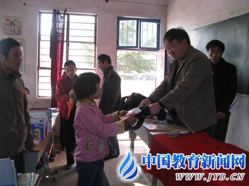 踐行焦裕祿精神的好校長”——張偉相關事跡