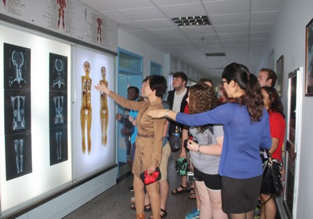 美國學生代表團走訪椒江校區(qū)