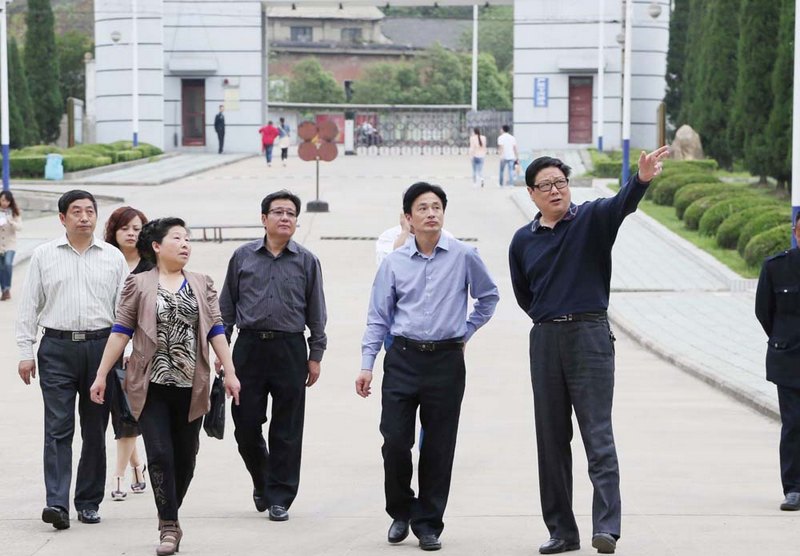 校領(lǐng)導(dǎo)一行到東校區(qū)視察調(diào)研