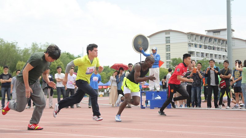 2014校運會崇尚“健康第一,終身鍛煉” 58個運動項目引師生積極參與
