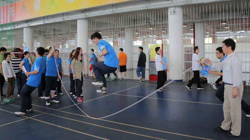 2014校運會崇尚“健康第一,終身鍛煉” 58個運動項目引師生積極參與