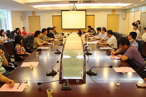 2014屆服裝設(shè)計(jì)與工程(零售方向)畢業(yè)生順利結(jié)業(yè)