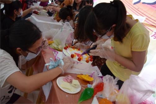 環境學院舉辦“用青春DIY我的夢”主題蛋糕制作大賽