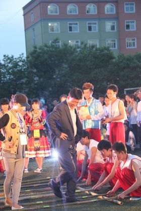 30壬30仨4000ٔͬWgЦZڲ󡪡WУekٔͬWx